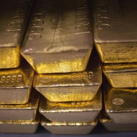 Фьючерсы на золото подорожали во время европейской сессии