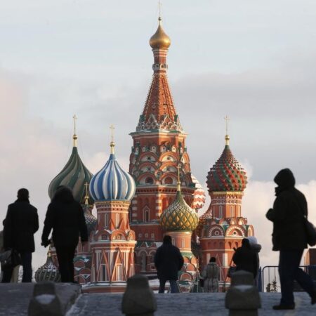 Власти РФ просят компании представить предложения по смягчению санкций — Reuters